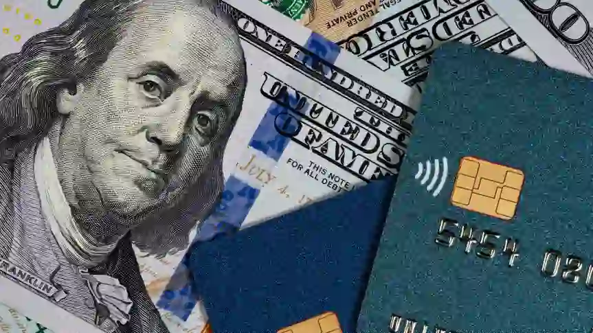 When To Pay With Cash or Card — Experts Weigh In